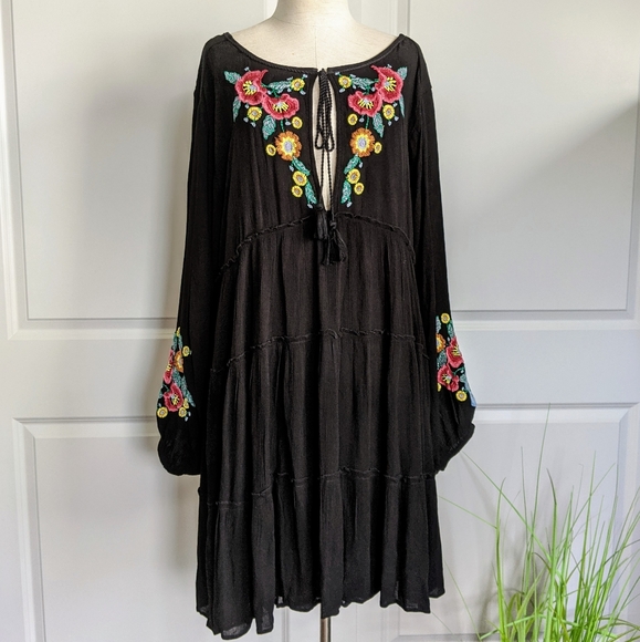 Free People Dresses & Skirts - Free People Above Knee Embroidered Long Sleeve L